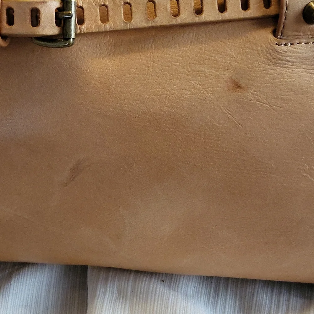 Joelle Hawkens leather bag - Picture 3 of 11